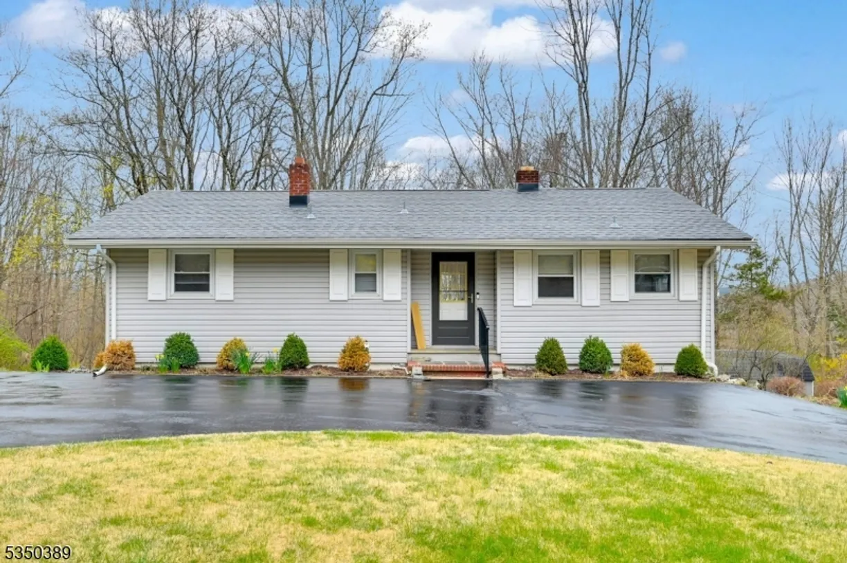 Central NJ/Bucks County, PA Real Estate | View 4 Deer Park Rd | 3 Beds, 2 Baths