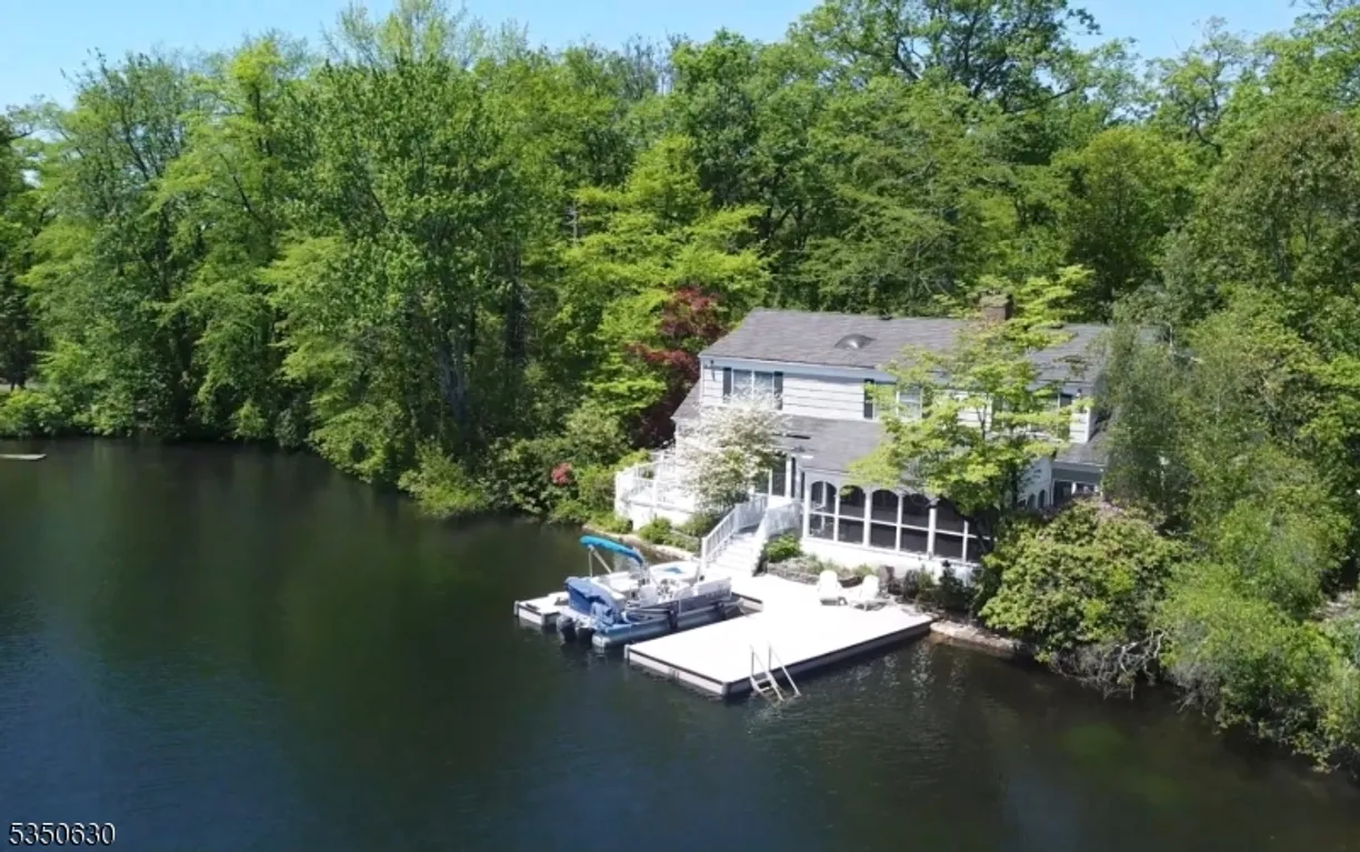Bergen County Real Estate | View 157 Lake End Rd | 4 Beds, 3 Baths