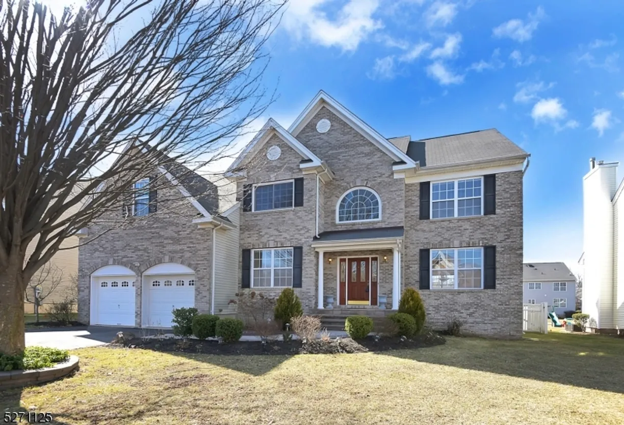 Central NJ/Bucks County, PA Real Estate | View 7 Rydal Rd | 4 Beds, 3 Baths