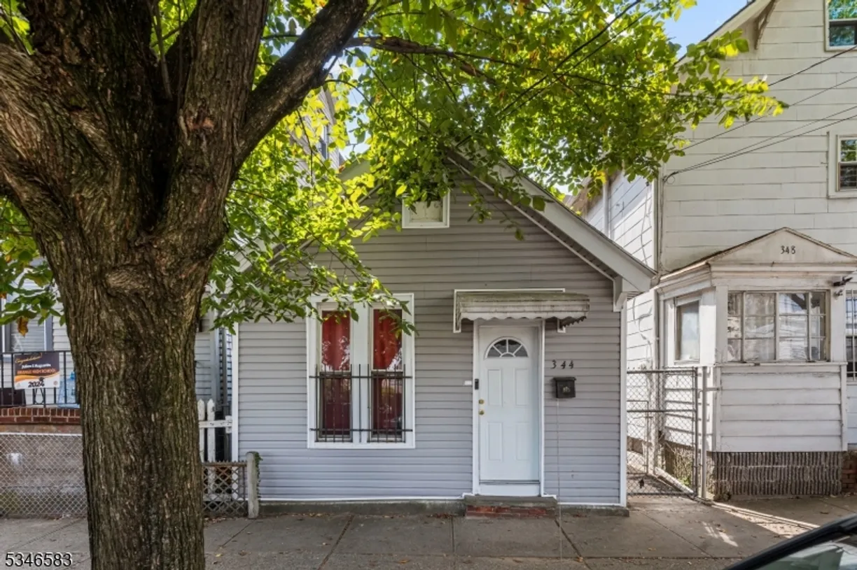 Rockland/Orange/NJ Real Estate | View 344 Henry St | 2 Baths