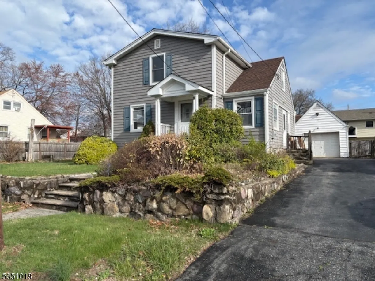 Bergen County Real Estate | View 10 Beechwood Ave | Listing