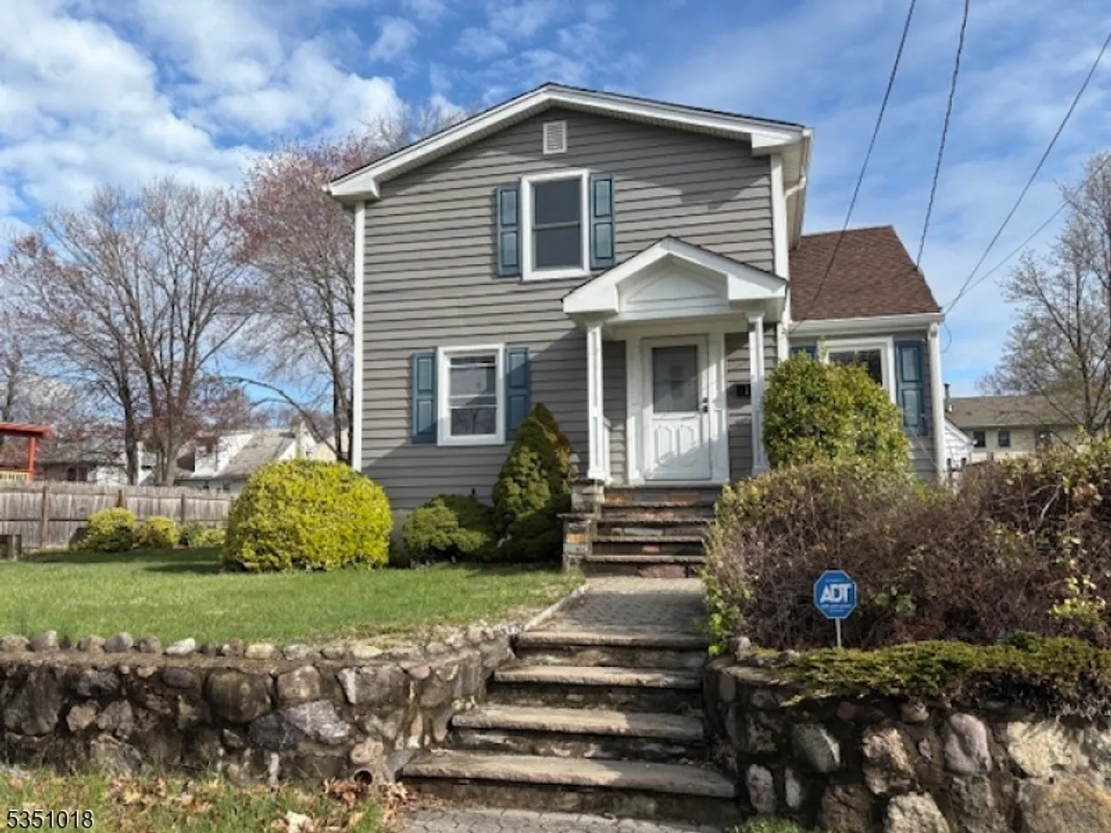 Bergen County Real Estate | View 10 Beechwood Ave | 2 Beds, 2 Baths