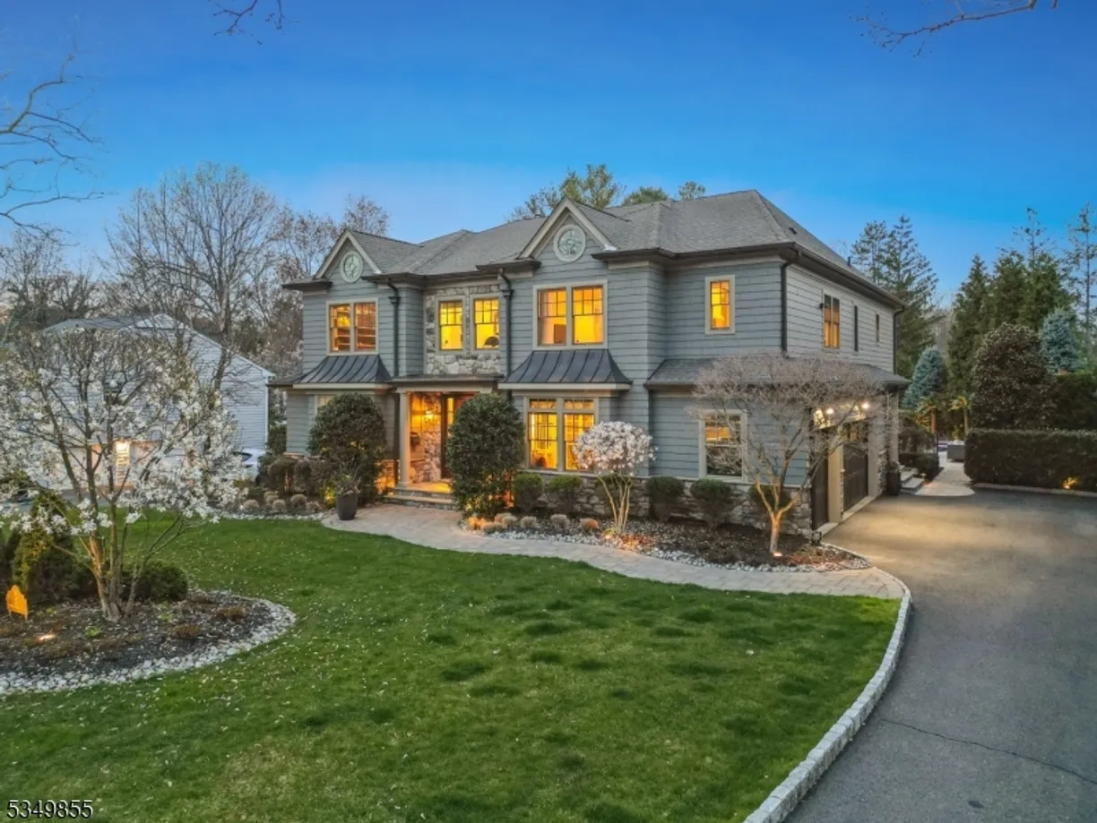 Jersey City/Hoboken Real Estate | View 25 Clive Hills Rd | 7 Beds, 5 Baths