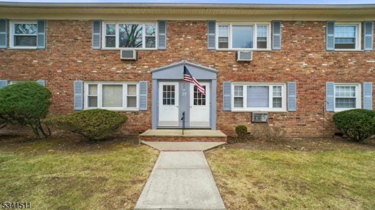 Jersey City/Hoboken Real Estate | View 39 Wedgewood Drive, 114 | 1 Bed