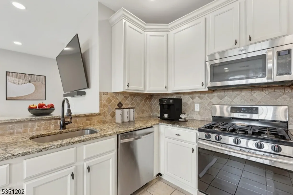 Bergen County Real Estate | View 410 Howe Ave, 8 | Listing