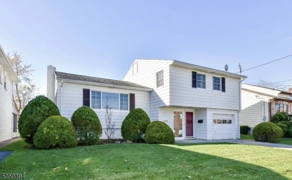 Jersey City/Hoboken Real Estate | View 2462 Woodside Rd | 4 Beds, 2 Baths