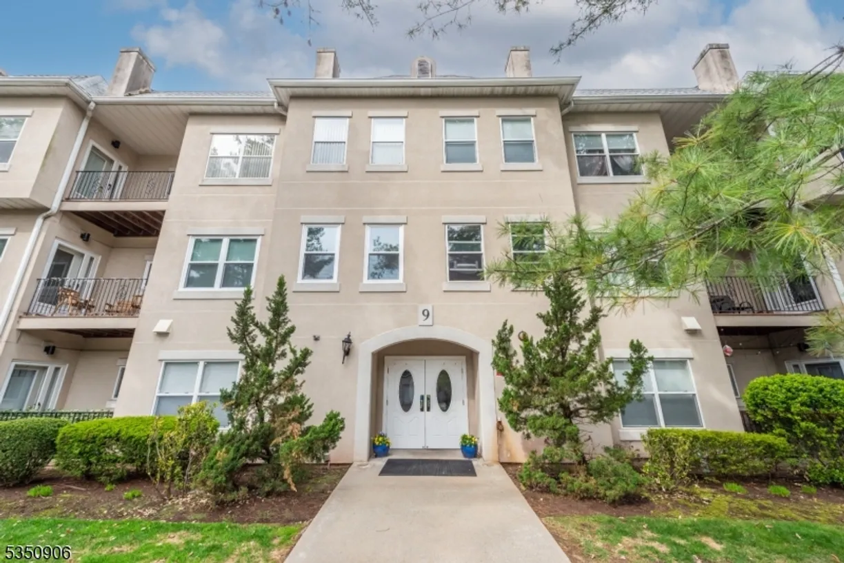 Jersey City/Hoboken Real Estate | View 907 Burgundy Way | 2 Beds