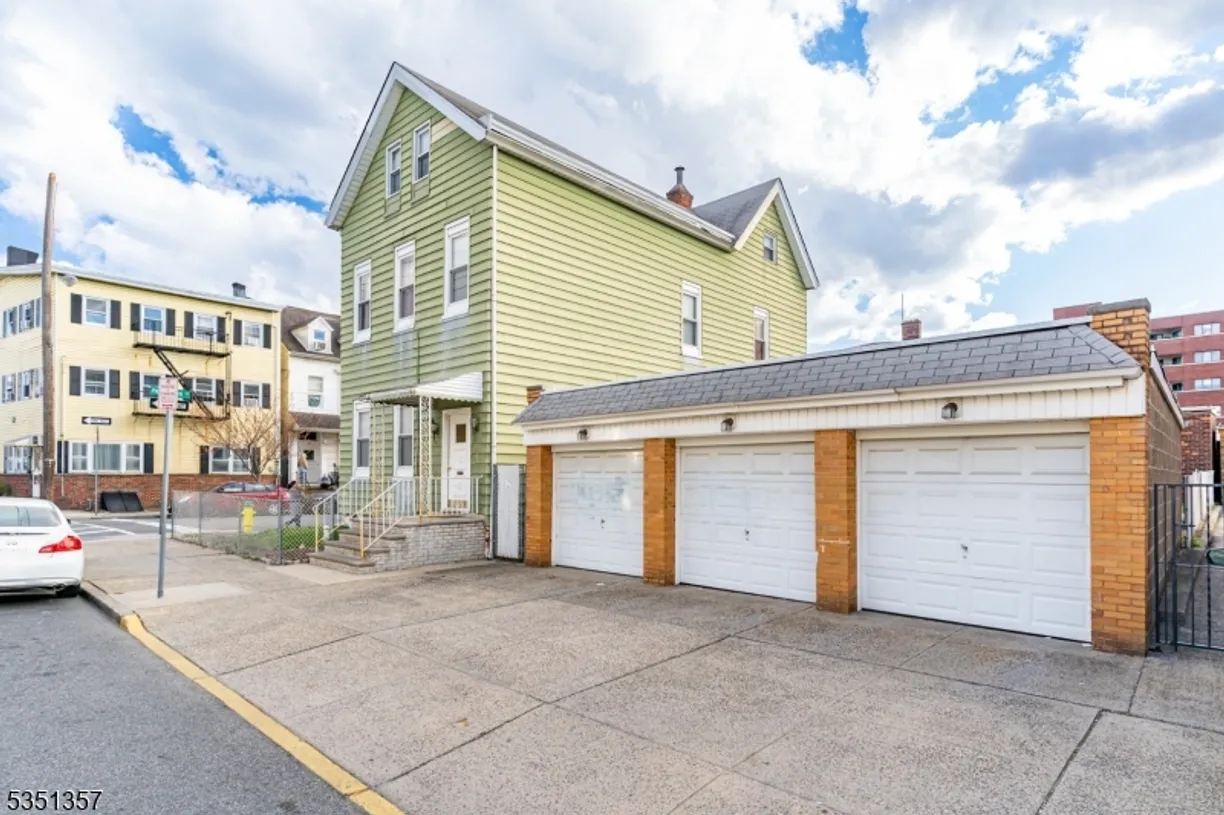 Jersey City/Hoboken Real Estate | View 32 Wall St | Listing