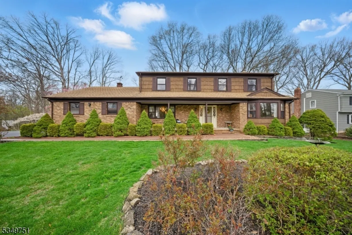 Jersey City/Hoboken Real Estate | View 9 Gristmill Rd | 4 Beds, 2 Baths