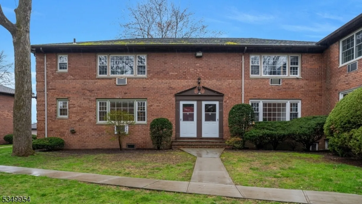 Jersey City/Hoboken Real Estate | View 70 Lakeside Dr, A | 1 Bed