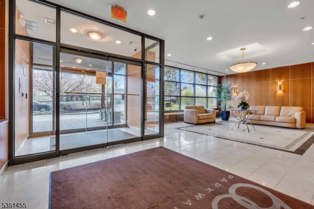 Jersey City/Hoboken Real Estate | View 60 Parkway Dr, 8E | Listing