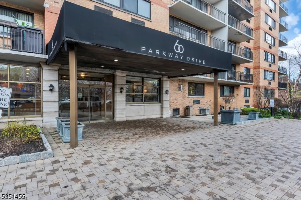 Jersey City/Hoboken Real Estate | View 60 Parkway Dr, 8E | Listing
