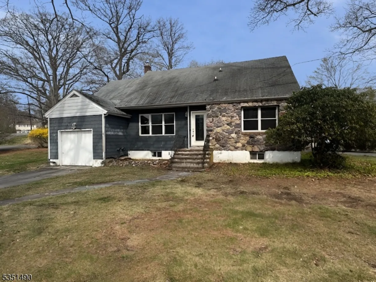 Bergen County Real Estate | View 2 W Lake Shore Dr | 3 Beds