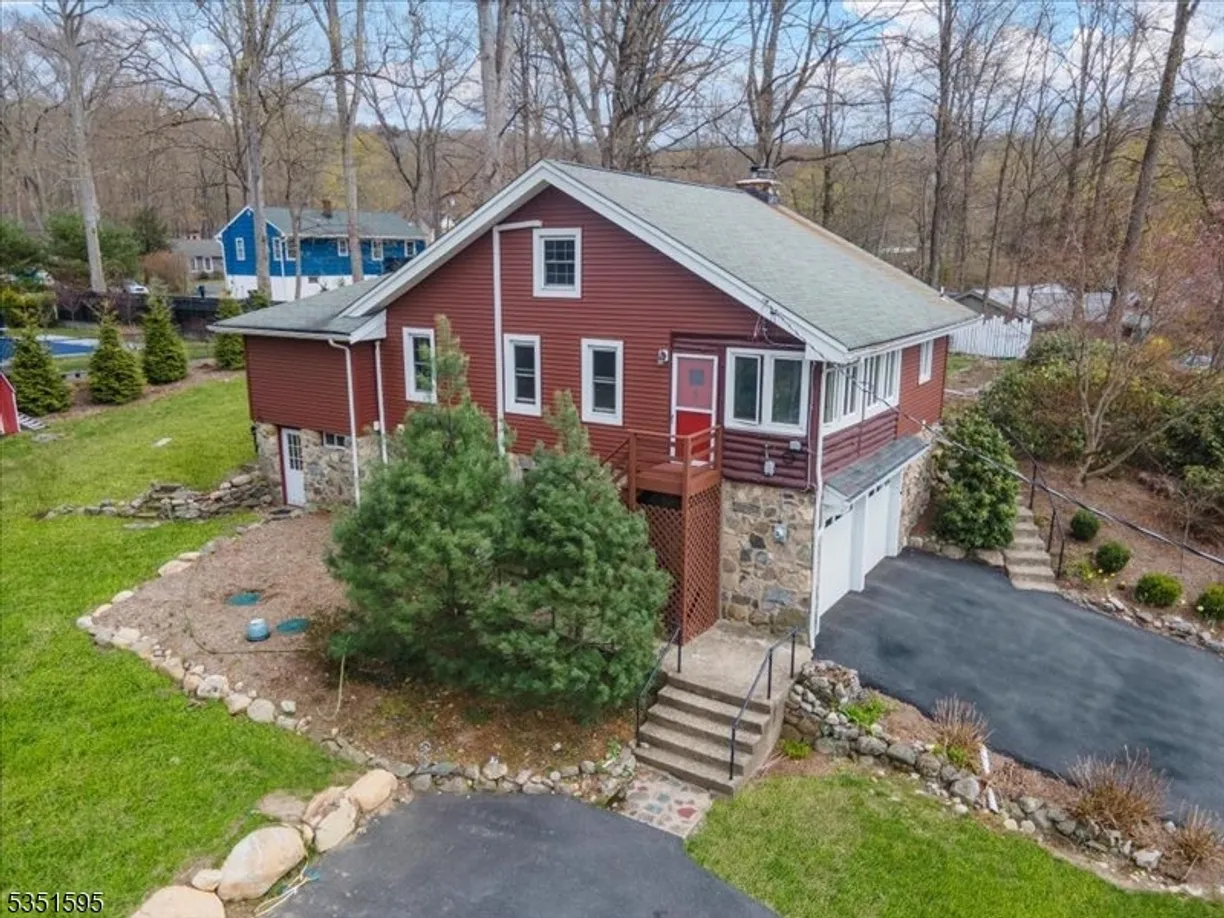 Bergen County Real Estate | View 208 Cupsaw Dr | 2 Beds, 2 Baths