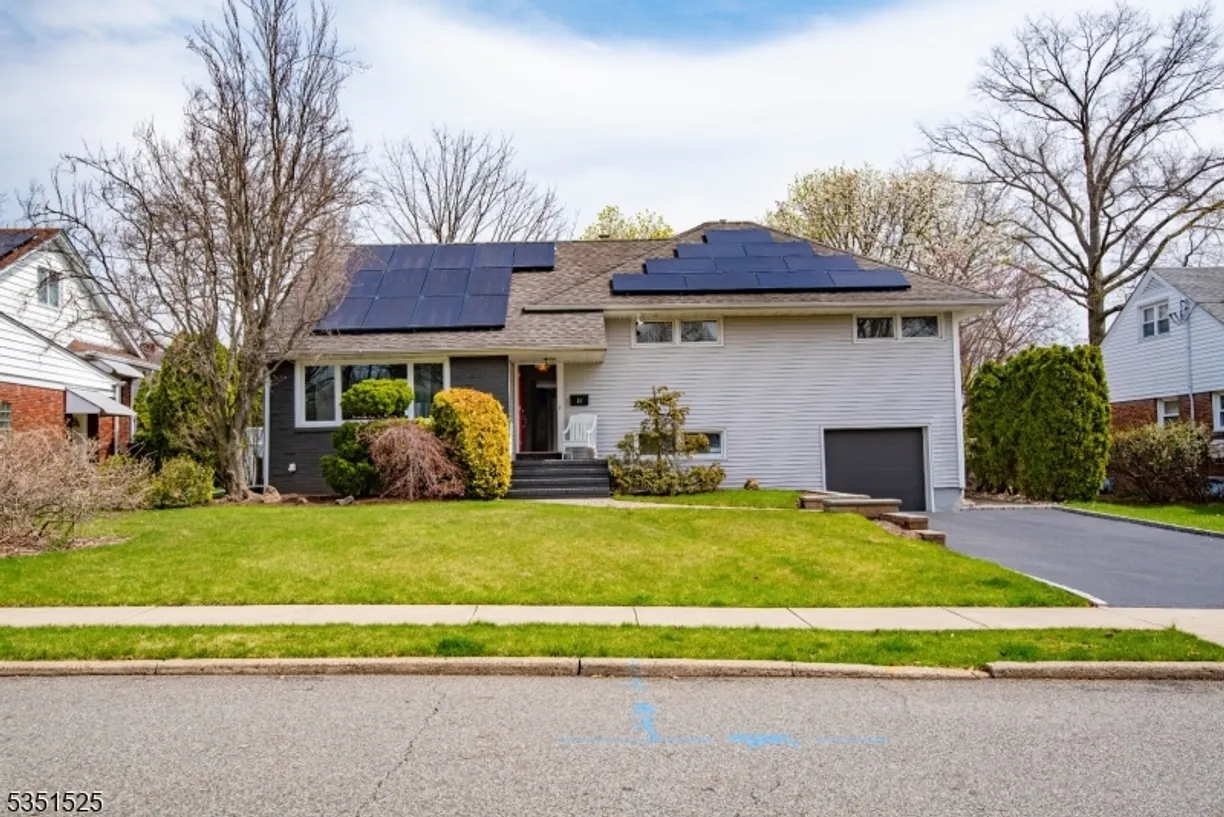 Jersey City/Hoboken Real Estate | View 26 Chatham Ter | 3 Beds, 2 Baths