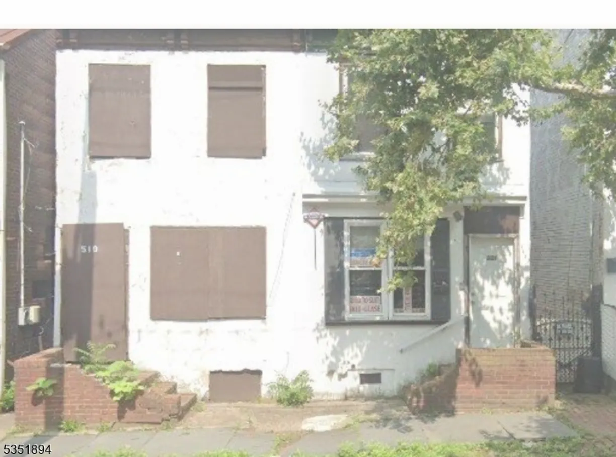 Central NJ/Bucks County, PA Real Estate | View 521 Mrtn King Jr Blv | 2 Beds, 1 Bath