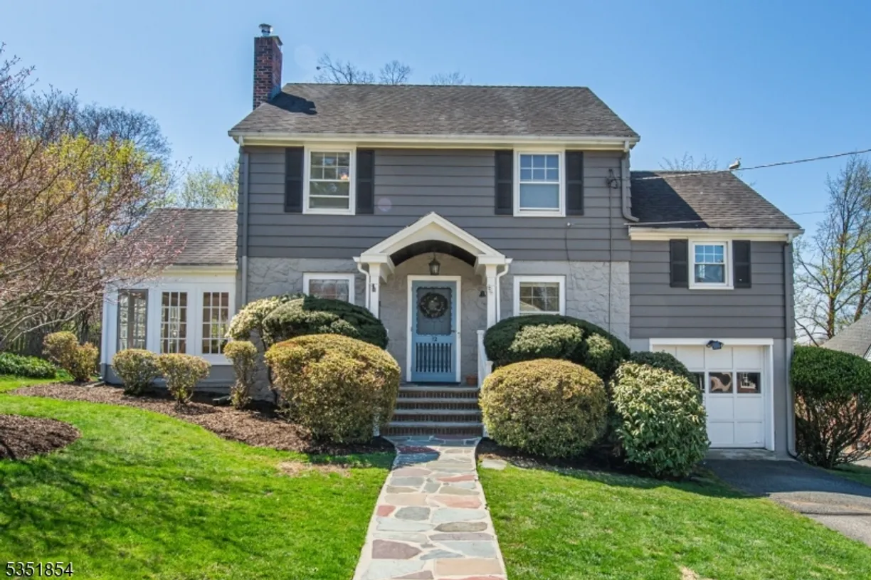 Jersey City/Hoboken Real Estate | View 12 Harding Rd | 4 Beds