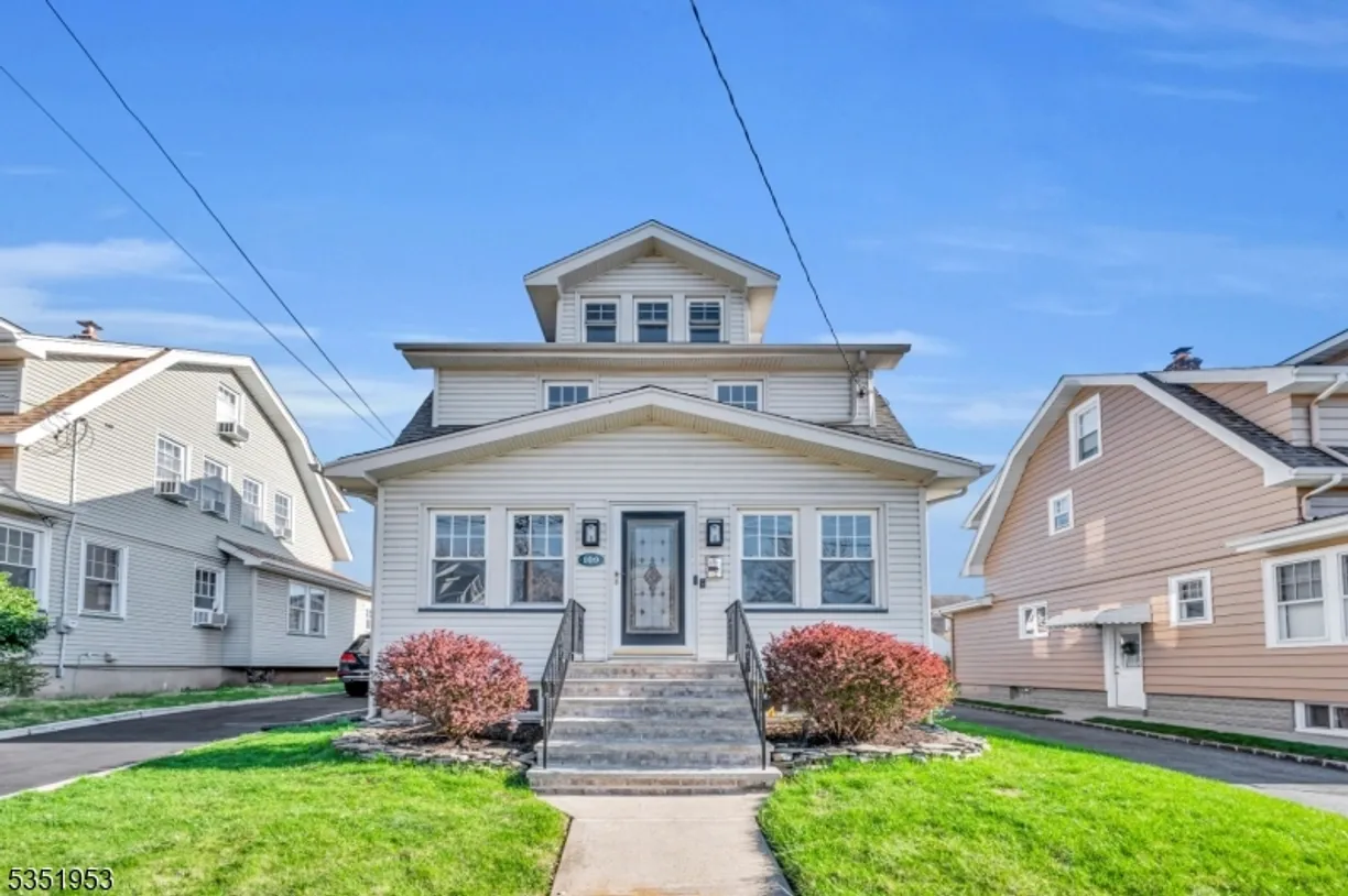 Jersey City/Hoboken Real Estate | View 109 Sylvan Rd | 4 Beds, 2 Baths