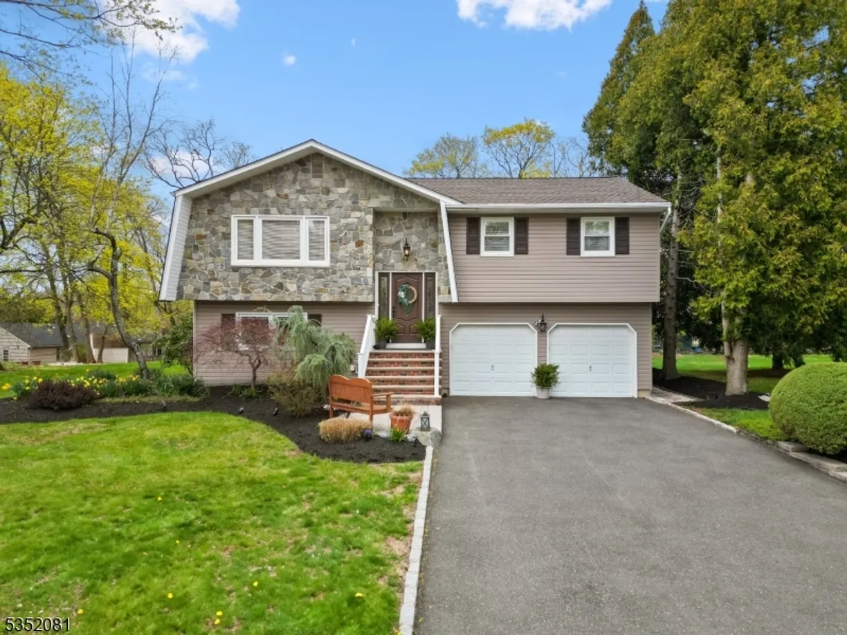 Jersey City/Hoboken Real Estate | View 4 Rieder Ct | 4 Beds, 1 Bath