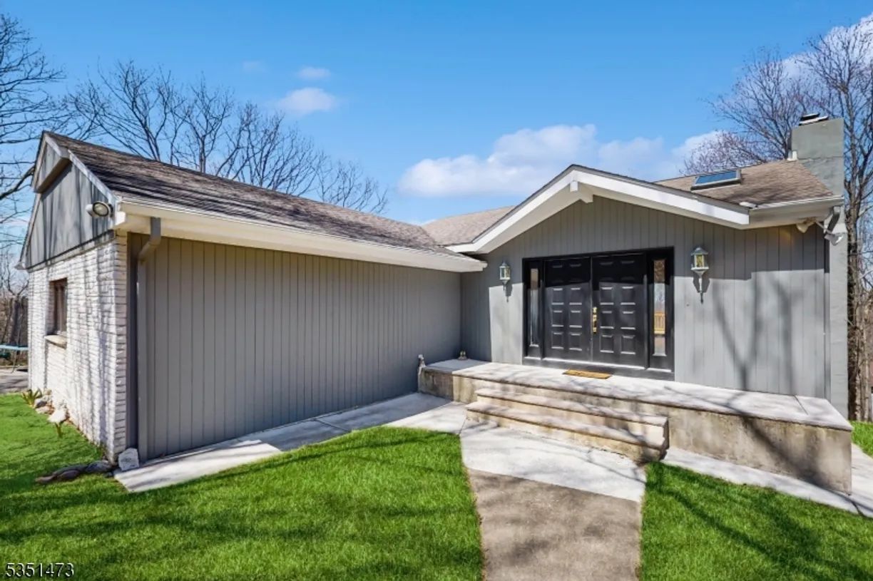 Bergen County Real Estate | View 621 Mountain Rd | 3 Beds, 2 Baths