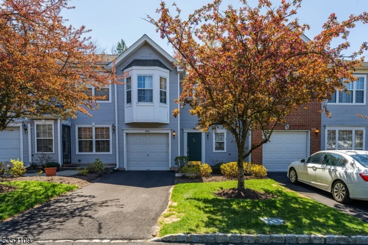 Central NJ/Bucks County, PA Real Estate | View 402 Canterbury Way | 2 Beds, 2 Baths
