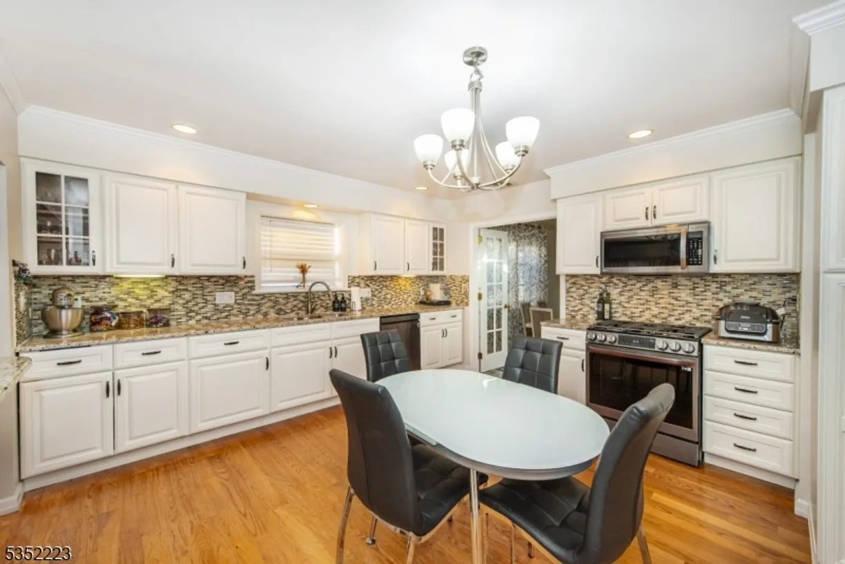Jersey City/Hoboken Real Estate | View 78 Weinmanns Blvd | Listing