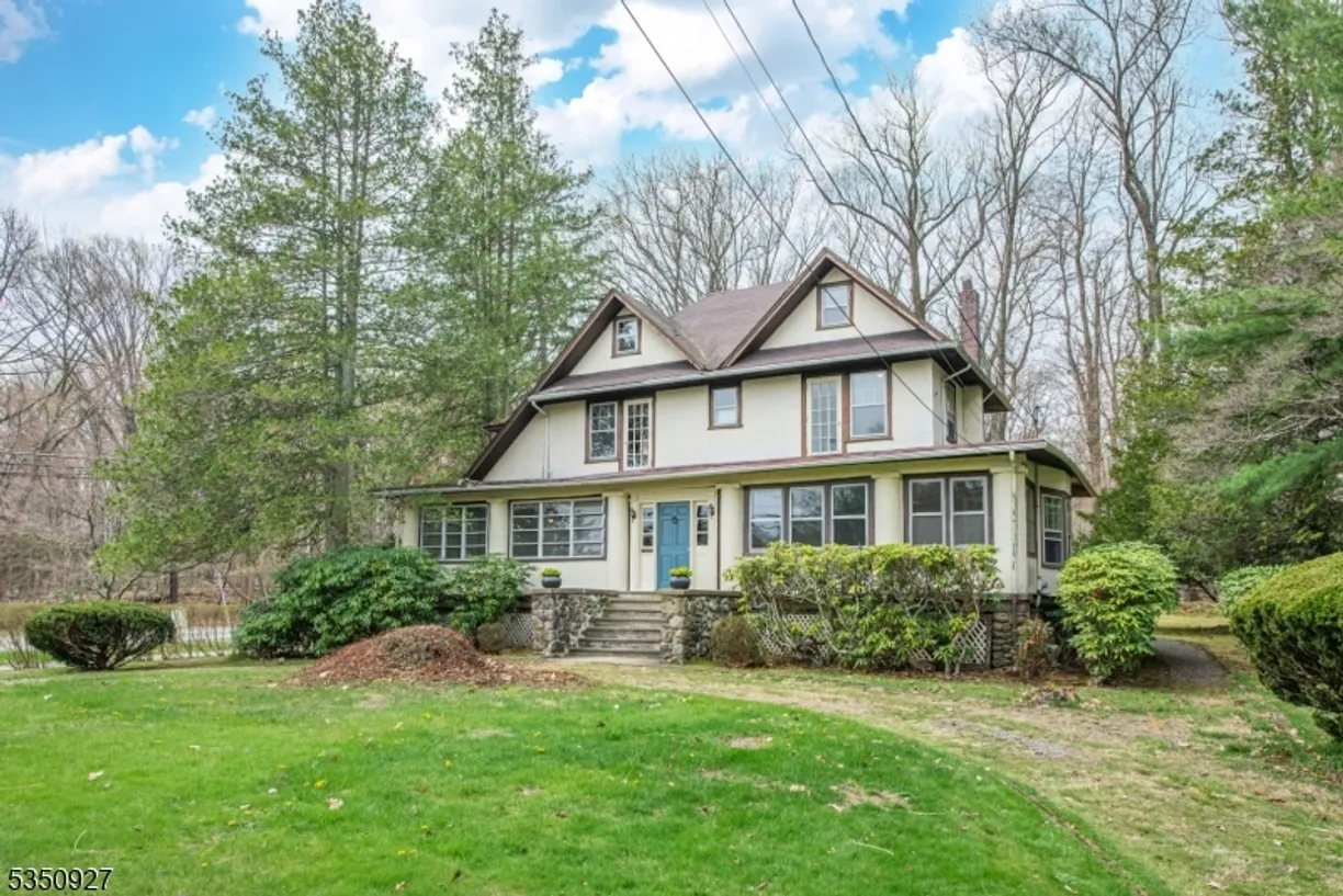 Bergen County Real Estate | View 2 N Crane Rd | 4 Beds, 2 Baths