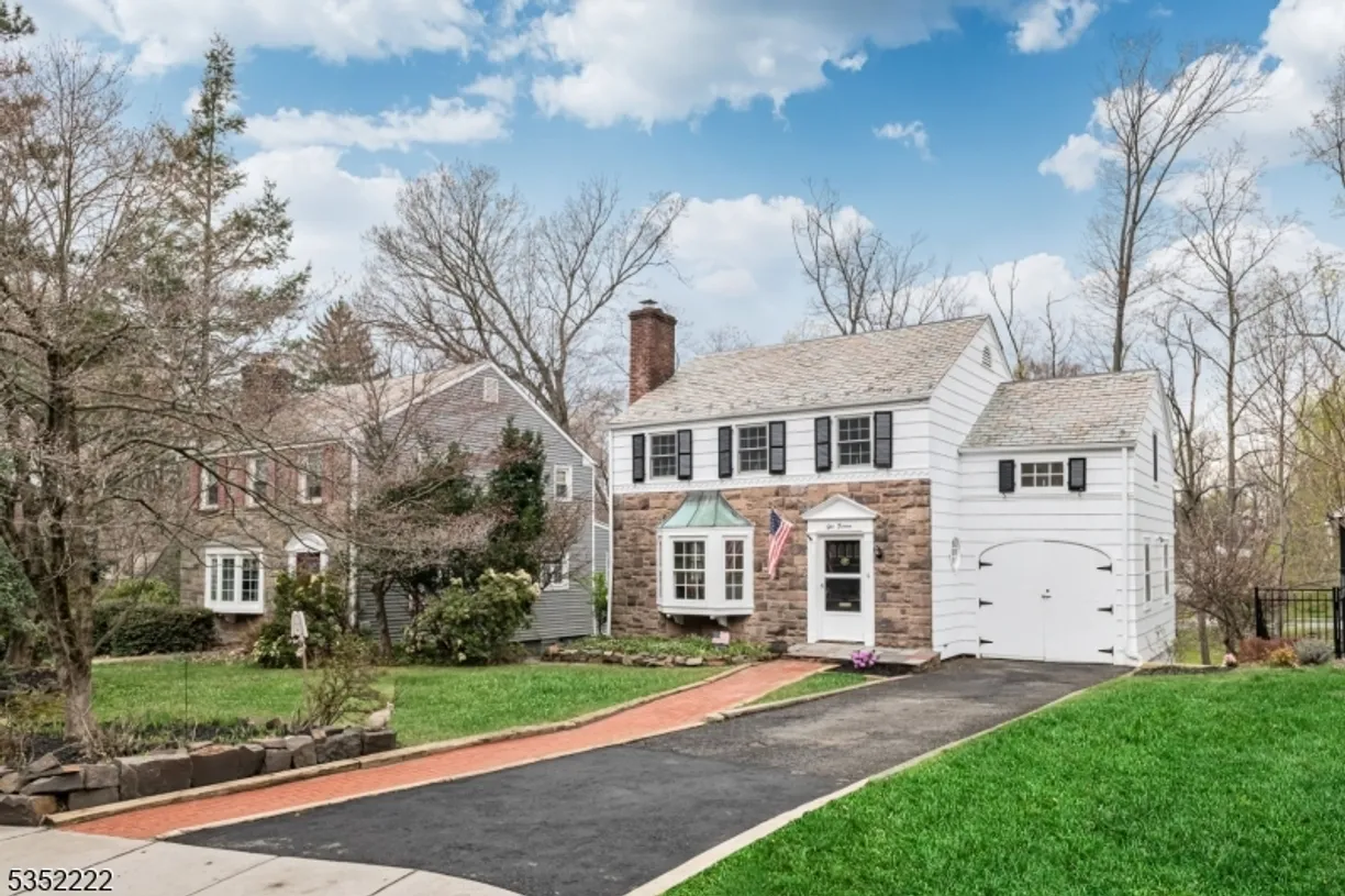 Jersey City/Hoboken Real Estate | View 115 Hillside Ave | 3 Beds