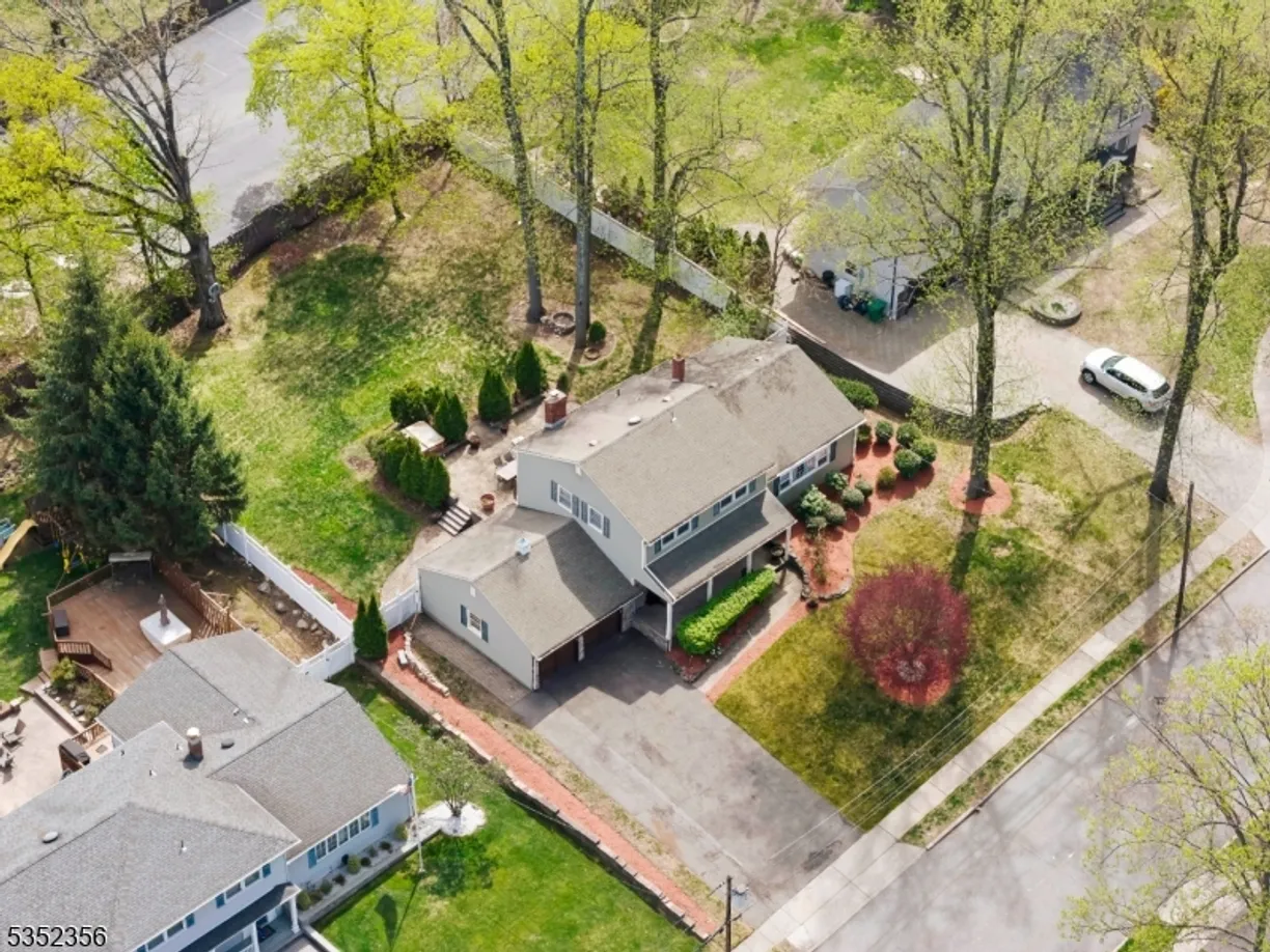 Jersey City/Hoboken Real Estate | View 16 Baldwin Ter | Listing