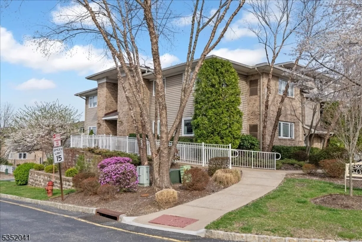 Bergen County Real Estate | View 8 Wilshire Ter, 8 | Listing