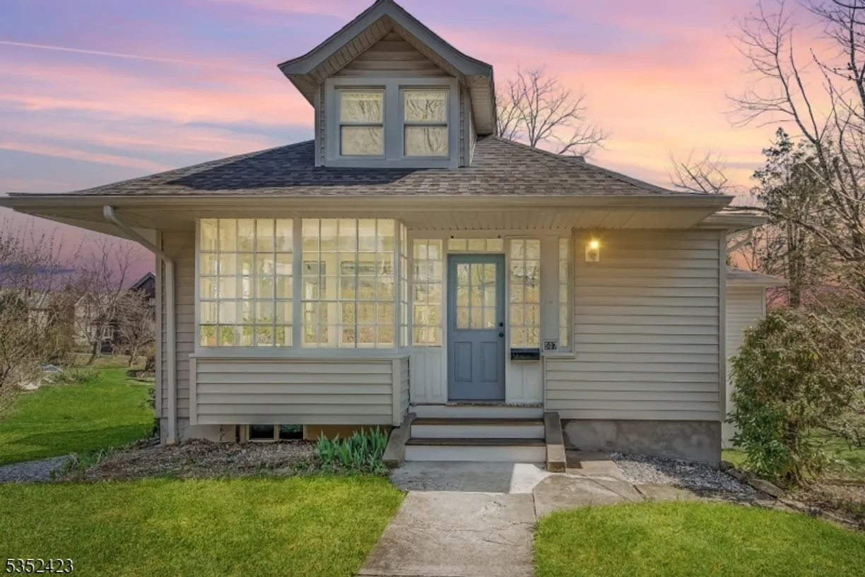Central NJ/Bucks County, PA Real Estate | View 507 Jefferson St | 3 Beds