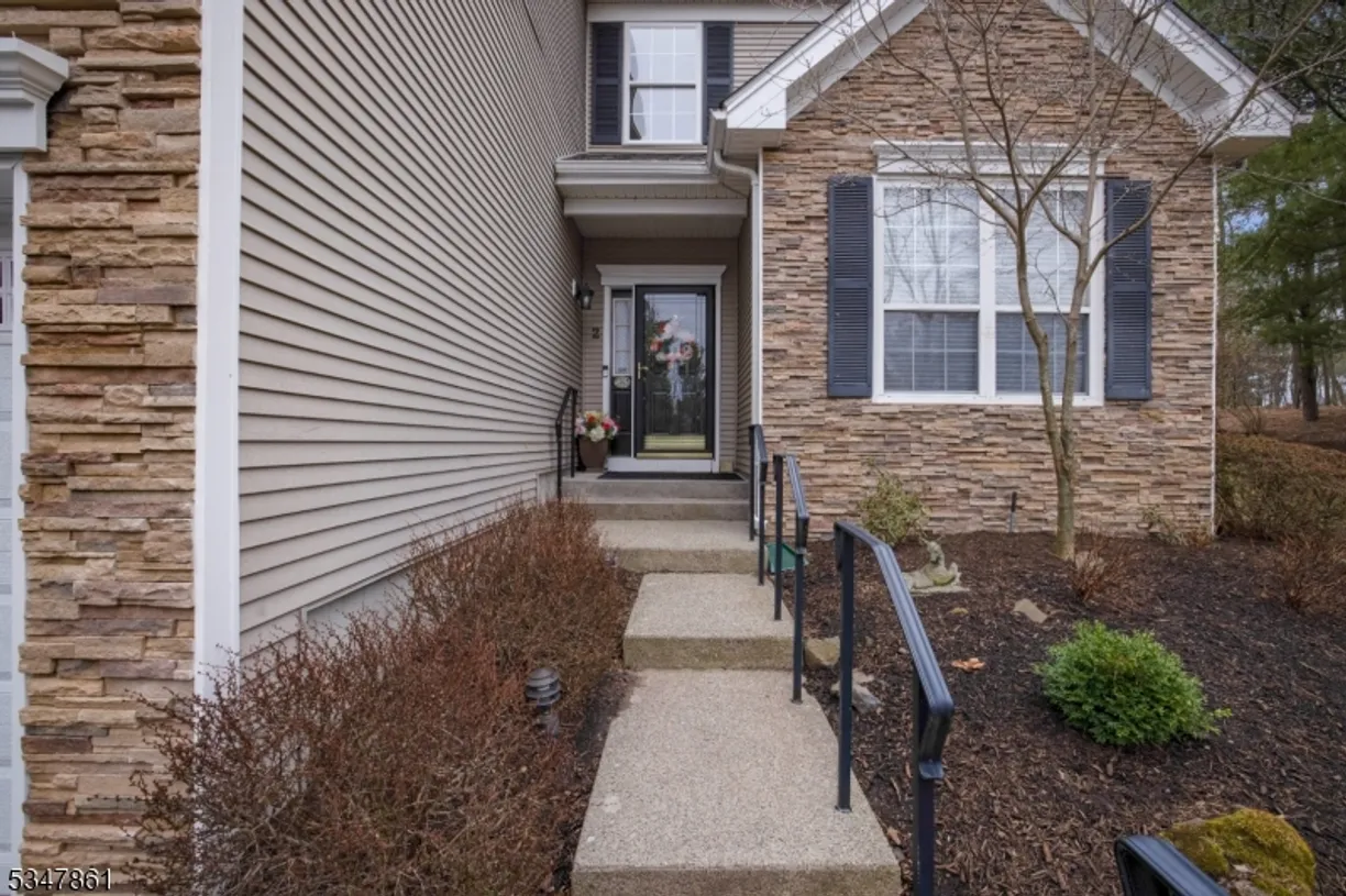Jersey City/Hoboken Real Estate | View 2 Stone Ridge Ct | Listing