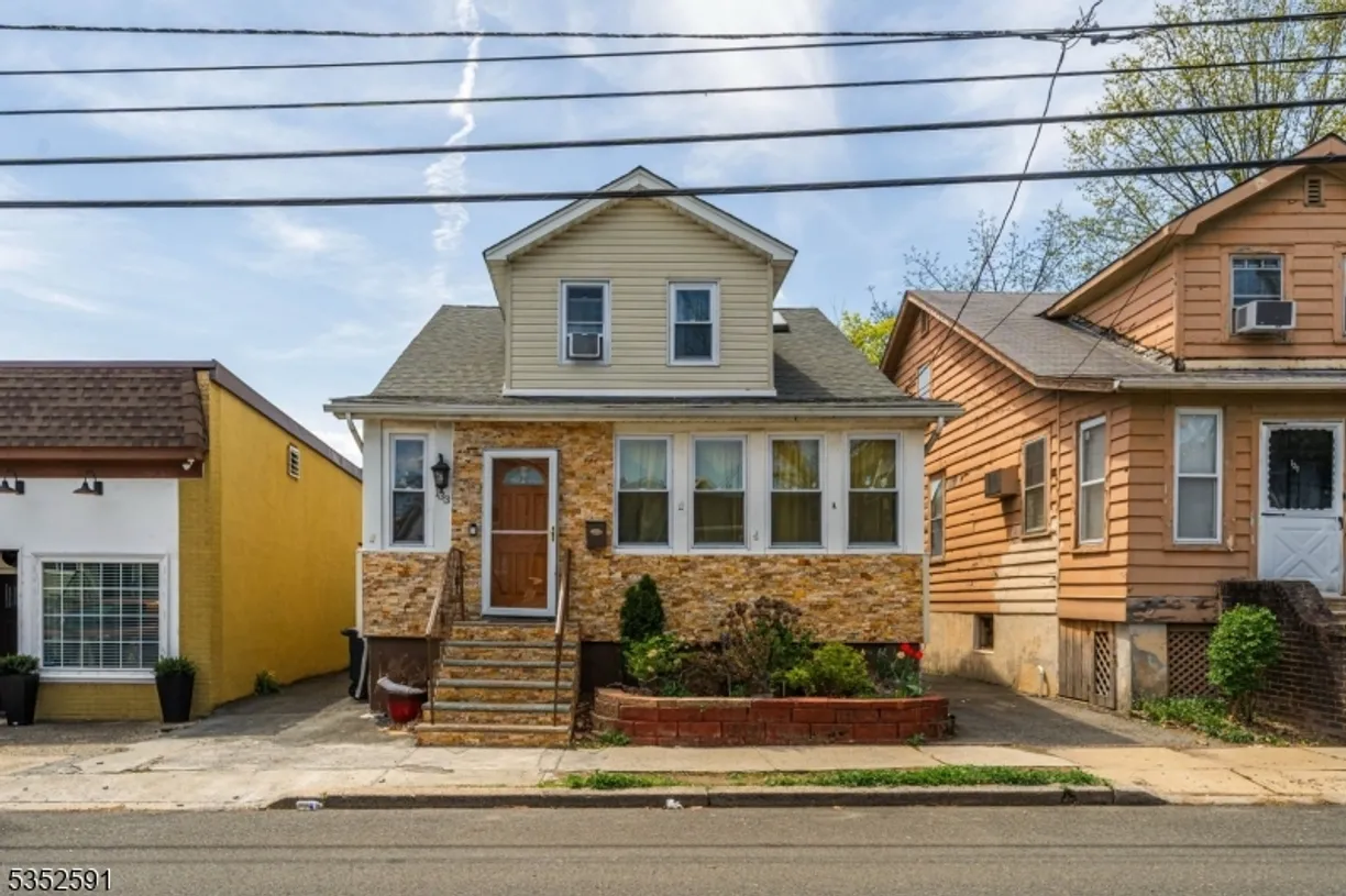 Jersey City/Hoboken Real Estate | View 133 Laurel Ave | 3 Beds, 3 Baths