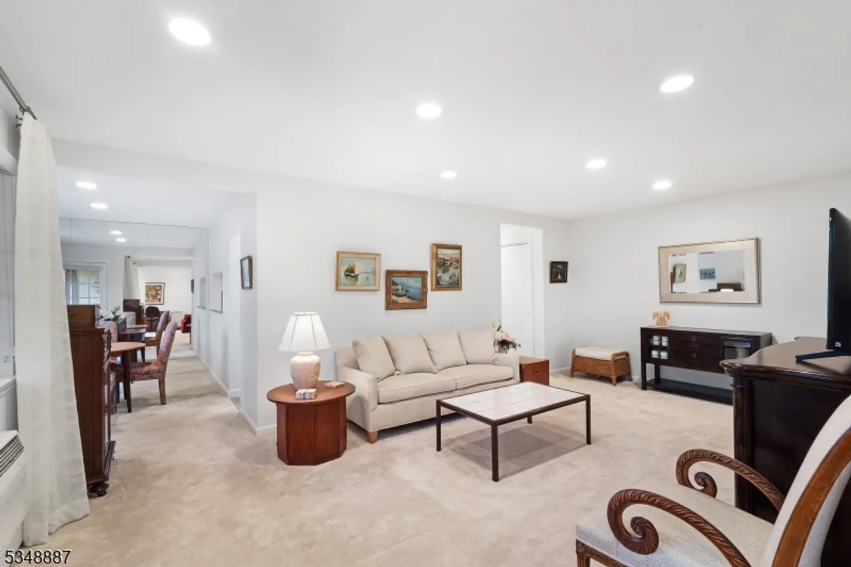 Jersey City/Hoboken Real Estate | View 16 Kensington Rd, E | Listing