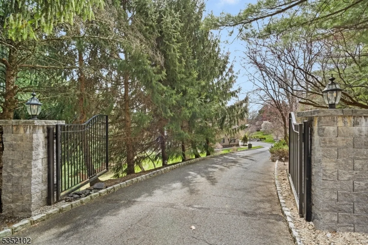 Jersey City/Hoboken Real Estate | View 16 Beacon Hill Dr | Listing