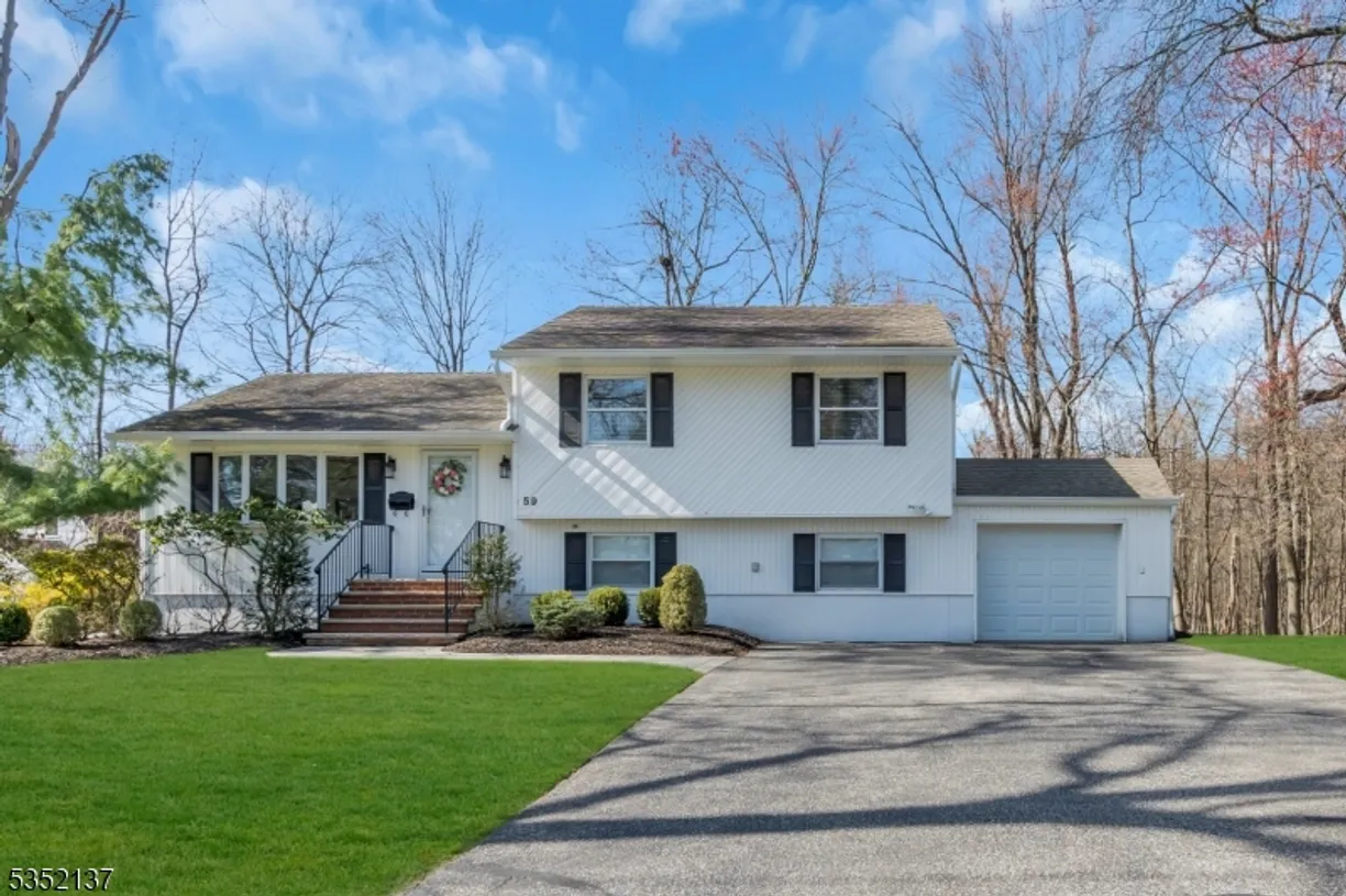 Jersey City/Hoboken Real Estate | View 59 Magnolia Pl | 3 Beds, 2 Baths
