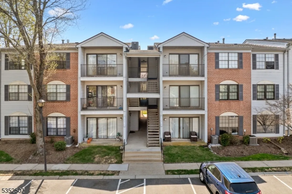 Central NJ/Bucks County, PA Real Estate | View 81 Fisher Dr | 2 Beds, 2 Baths