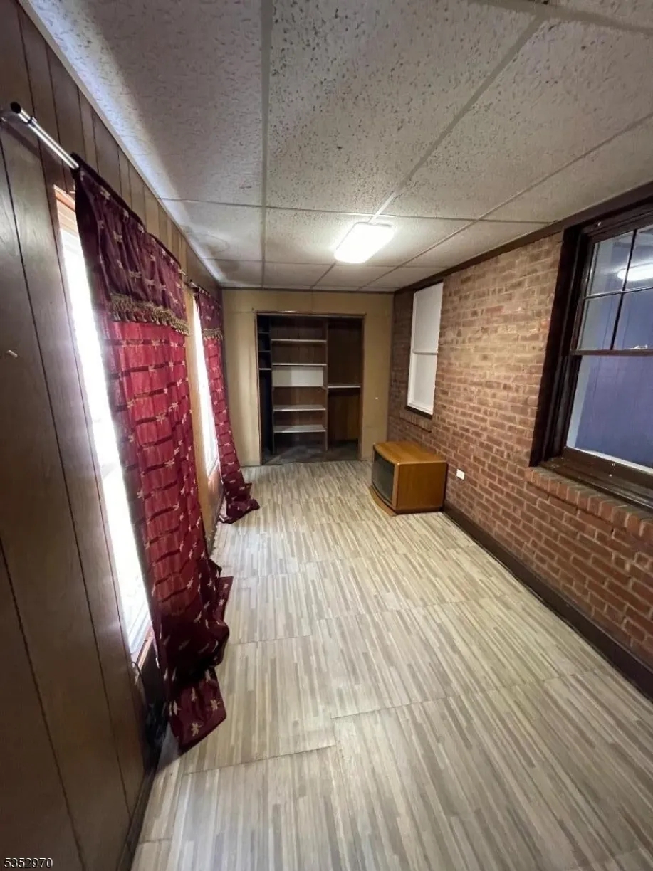 Bergen County Real Estate | View 2046 E Saint Georges Ave | Listing