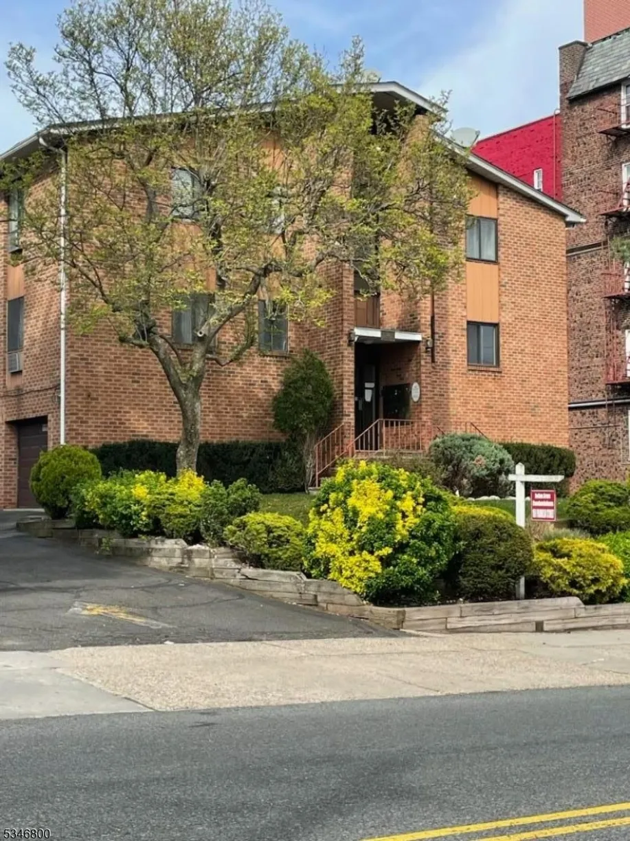 Jersey City/Hoboken Real Estate | View 159 Franklin St, 27 | 1 Bed, 1 Bath