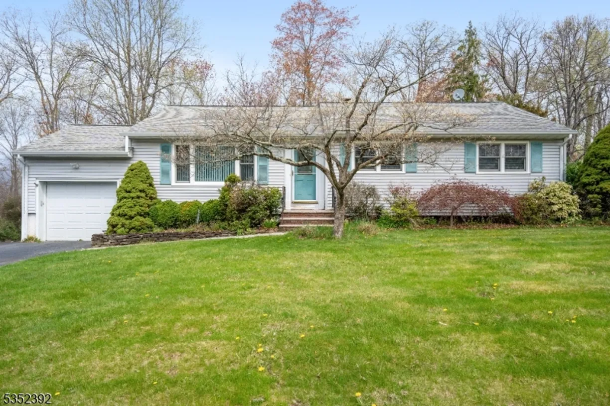 Jersey City/Hoboken Real Estate | View 24 Sandra Ln | 3 Beds