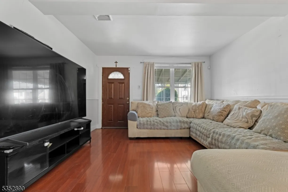 Jersey City/Hoboken Real Estate | View 28 Kearney St | Listing