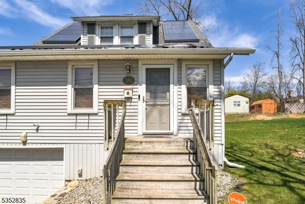 Jersey City/Hoboken Real Estate | View 45 Barrington Rd | Listing