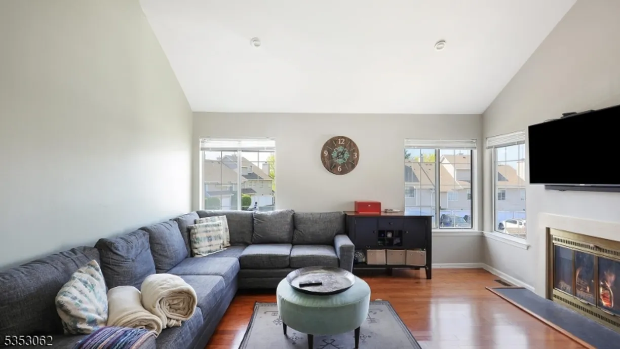 Jersey City/Hoboken Real Estate | View 53 Morgan Court | Listing