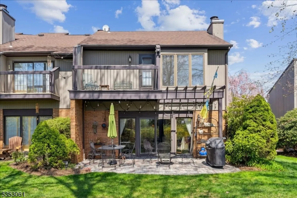 Jersey City/Hoboken Real Estate | View 16 Byron Ave | Listing