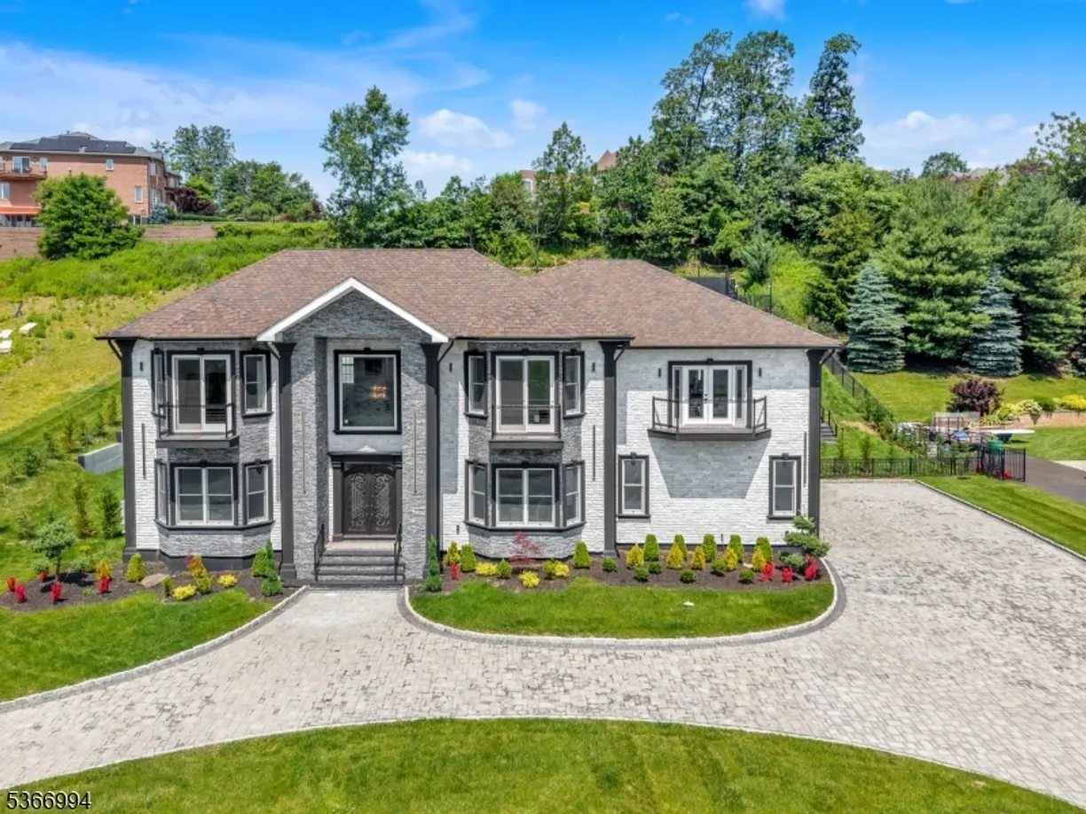 125 Hamilton Trl Totowa Boro NJ 07512 Property for sale