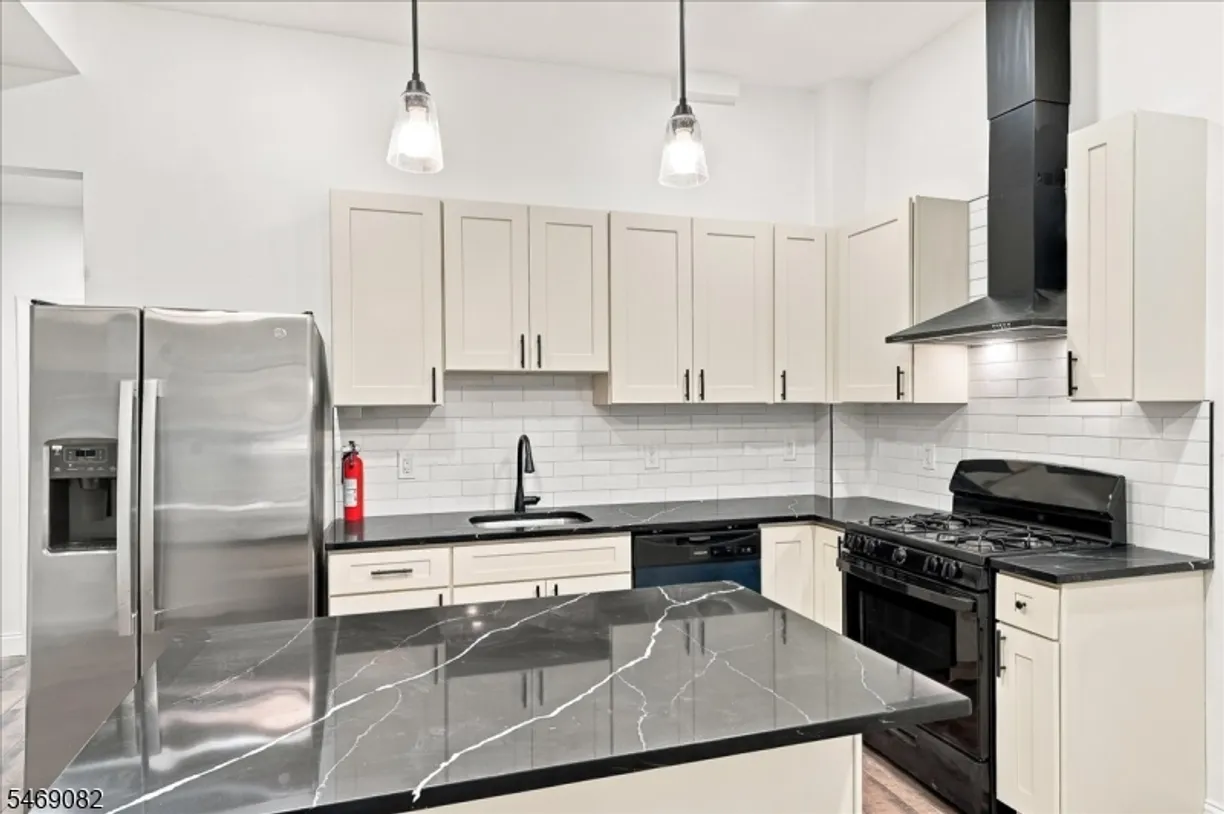55 N 7Th St #1A, Newark City, NJ 07107 Property for rent