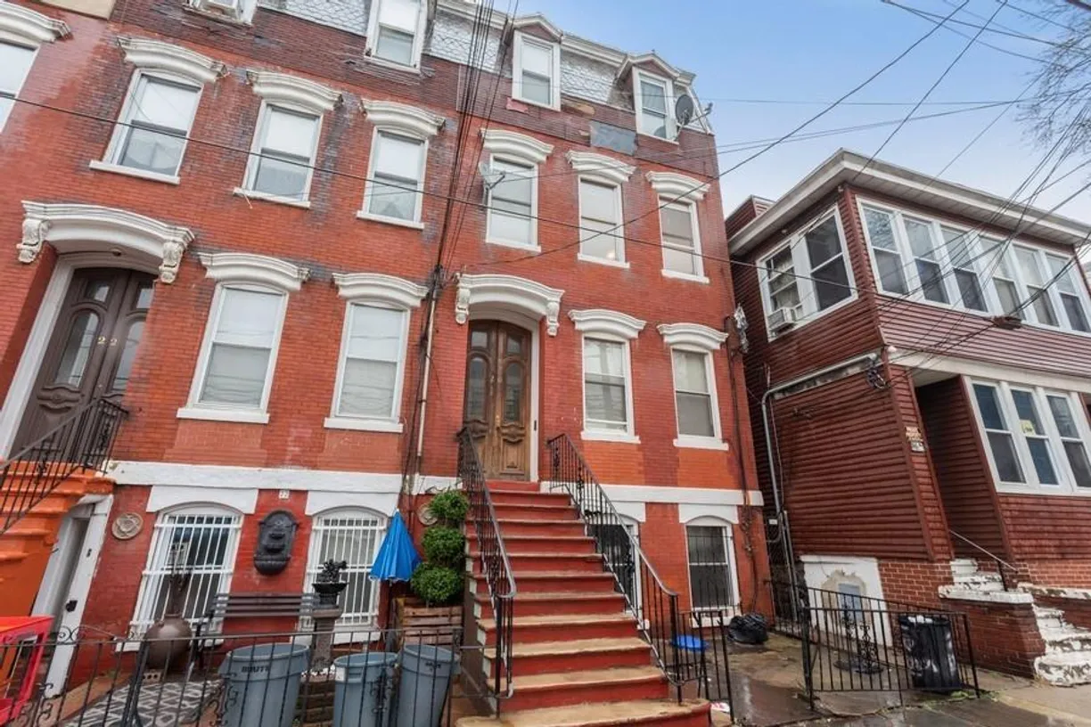 Jersey City/Hoboken Real Estate | View 20 STORMS AVE | 5 Beds, 4 Baths