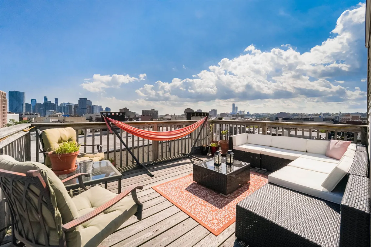 Jersey City/Hoboken Real Estate | View 318 HUDSON ST, 4R | 2 Beds, 2 Baths