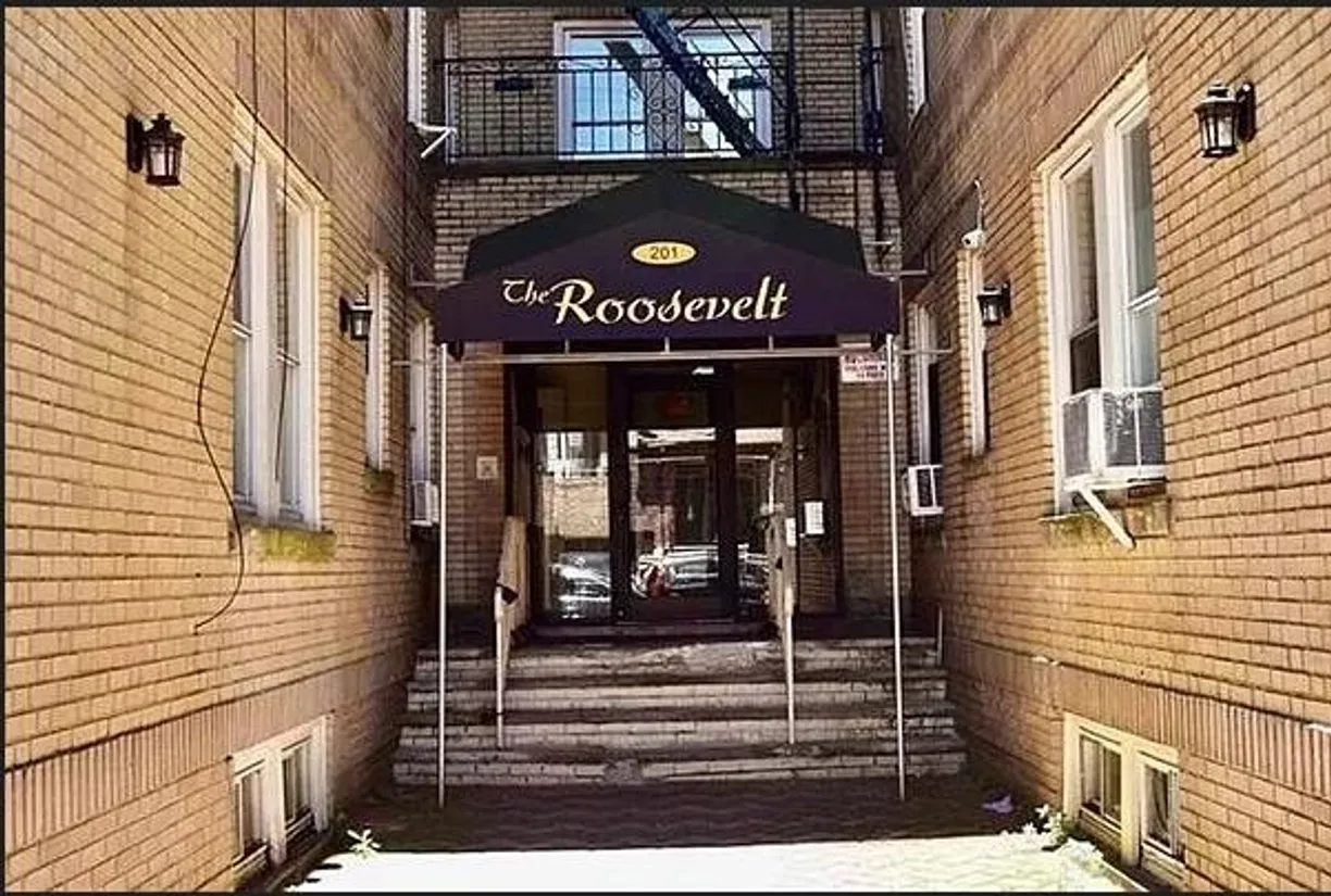 Jersey City/Hoboken Real Estate | View 201 45TH ST, E4 | 2 Beds, 1 Bath