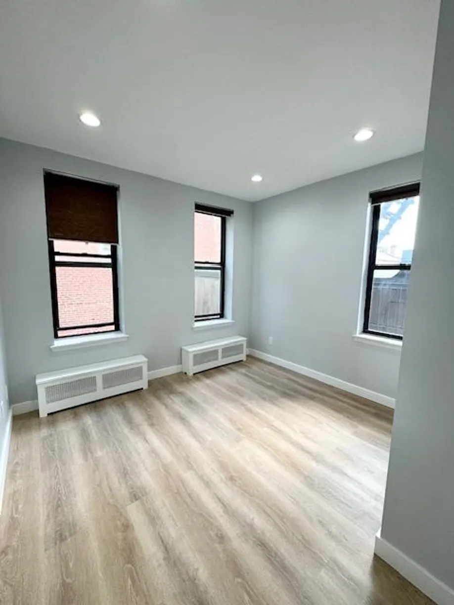 Jersey City/Hoboken Real Estate | View 294 BARROW ST, 3 | 2 Beds, 1 Bath